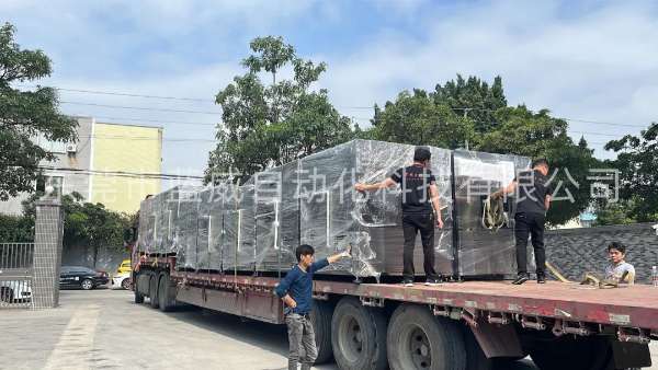 50臺流水線噴漆設備發往貴州