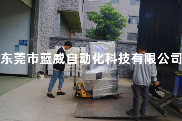 20臺六軸夾模機發(fā)貨東莞